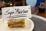 Pizzerías suspenden la venta de "sopa inglesa" hasta que pase el partido