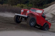 Un hombre de 35 años murió tras volcar con su Jeep en la arena