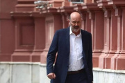 La motosierra choca contra su propio techo: internas y desgaste en el Estado