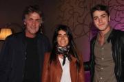 Mientras Tini se va a casar, sus padres y hermano se van a Japón