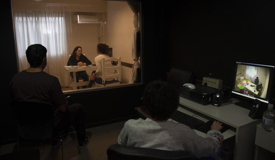 Grave denuncia en Quequén: tres menores ratifican abusos en Cámara Gesell