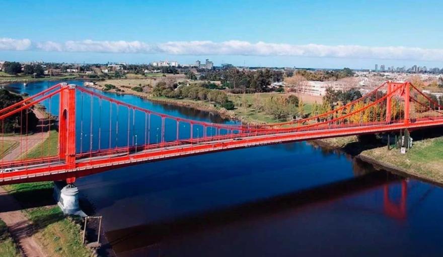 97 años del Puente Colgante que une el corazón de Necochea y Quequén